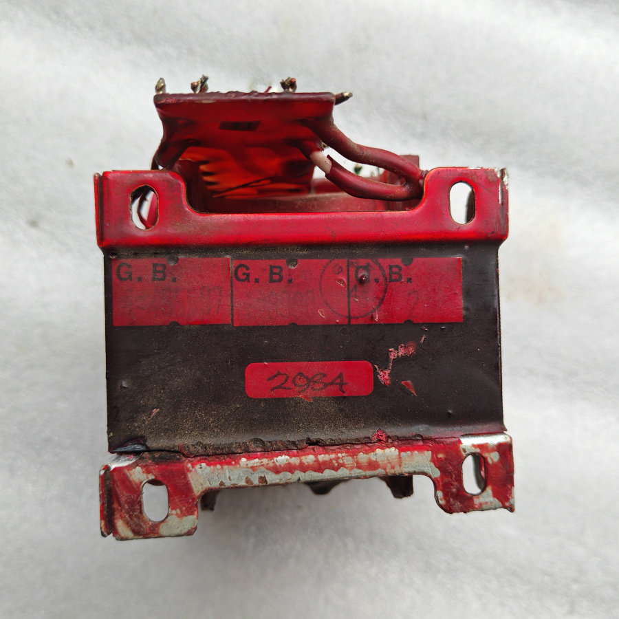 英国红牛进口变压器 约80W&nbsp;输出单950V单220V单25V单14V单6V双8V