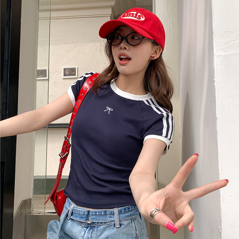 正肩撞色t恤女 夏季美式辣妹风修身短袖设计感小众三条杠显瘦上衣