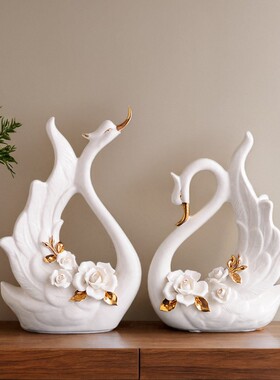 有趣琳 陶瓷天鹅摆件白瓷客厅酒柜闺蜜礼