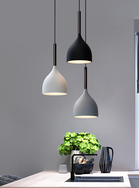 北欧餐厅吊灯三头现代简约风格圆盘灯具家用大气创意黑白灰饭厅灯