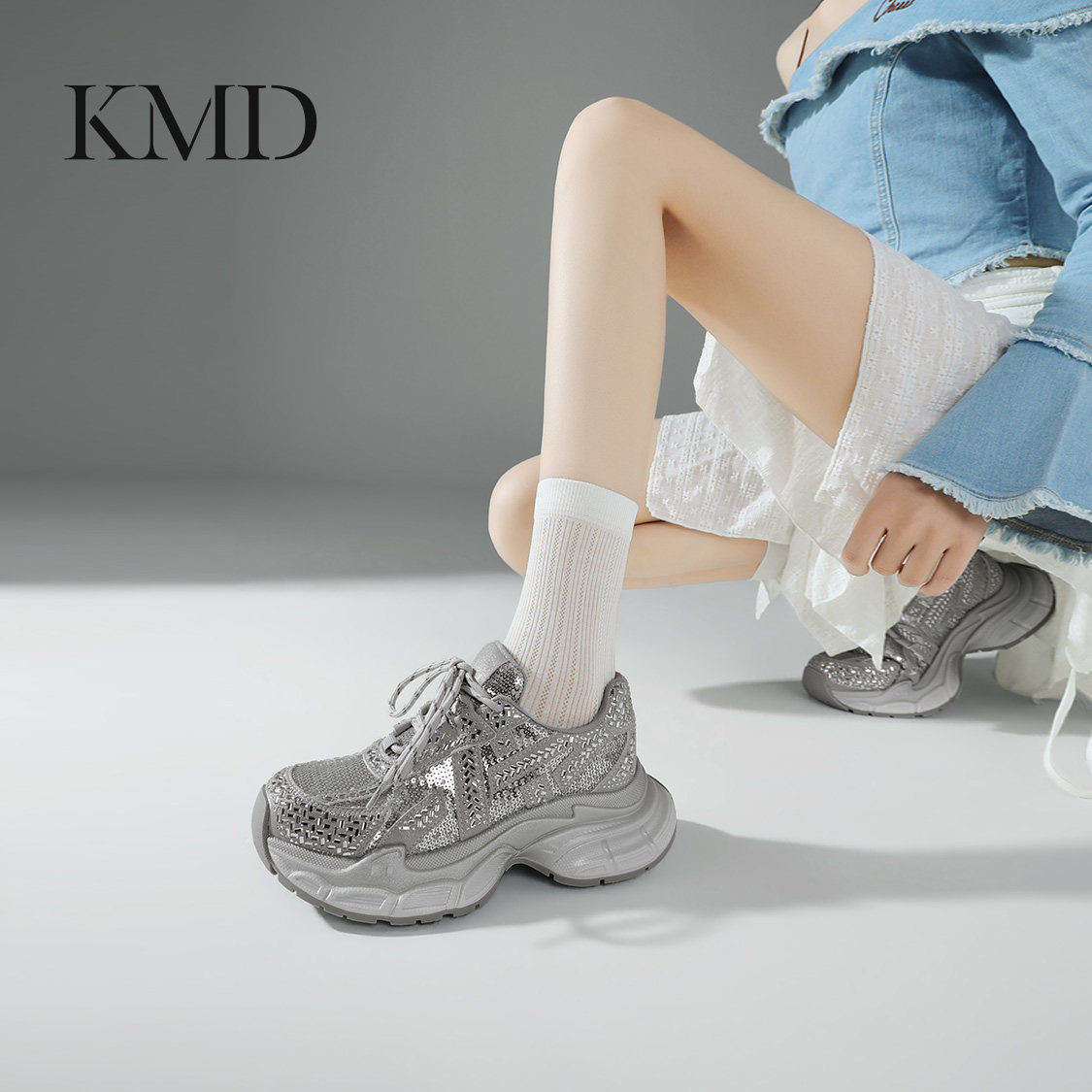KMD 时尚满钻运动休闲鞋女2026春新款百搭厚底老爹鞋时尚简约女鞋