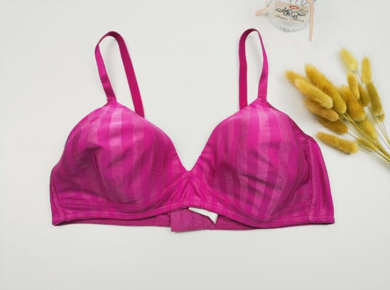 无钢托文胸条纹大罩杯