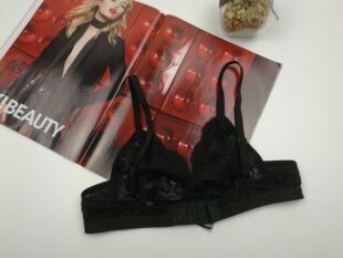 少女三角杯无钢托蕾丝文胸欧美超薄凸点内衣性感火辣65A70A75D80B