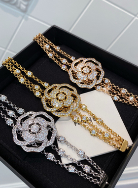 白兔家高品质！细节控！镂空山茶花三链式手链镶钻女高级优雅重工