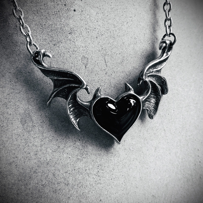 alchemy gothic p896 a牌欧美复古黑色心形爱心邪恶翅膀项链吊坠