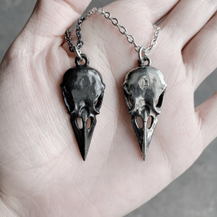 A牌朋克个性简约日韩版乌鸦颅情侣项链吊坠 Alchemy Gothic P834