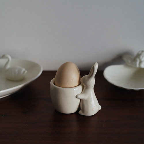 北欧芝麻釉兔子造型陶瓷蛋托
