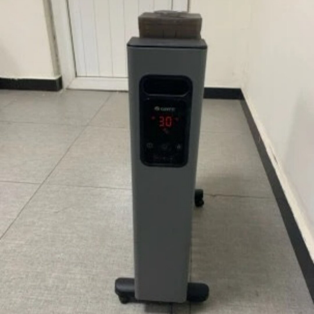 Gree/格力电暖器家用电热油汀取暖器烘衣架暖气片安全速热