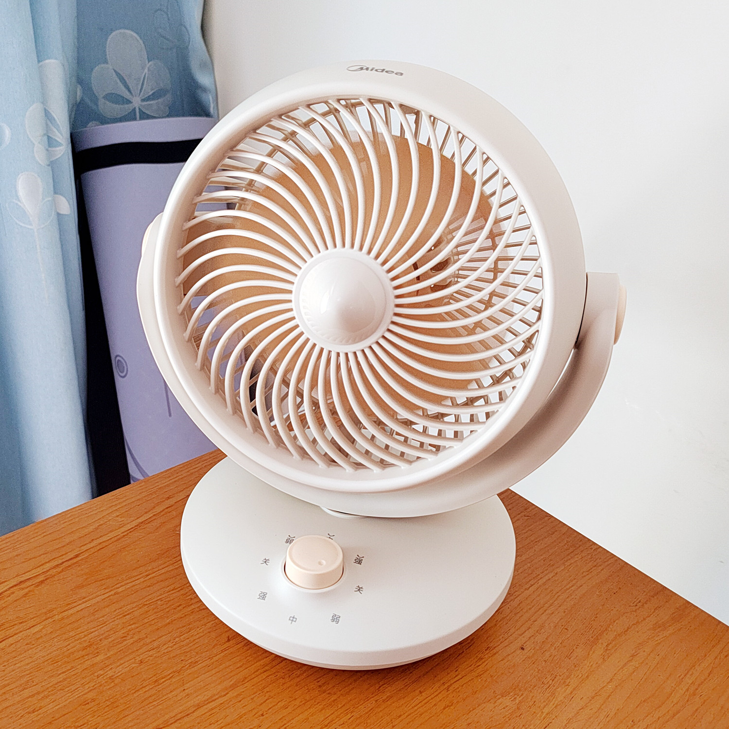 美的空气循环扇GAF18AD图片
