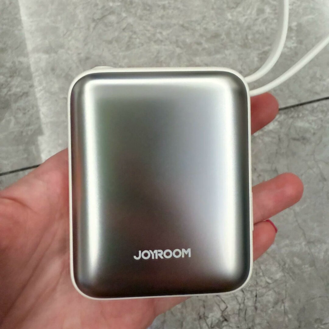 Joyroom/机乐堂新款10000毫安充电宝快充22.5W带线移动电源小巧
