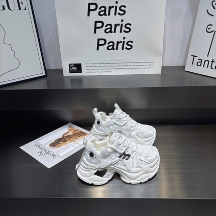 真皮松糕厚底老爹鞋女2026春季新款小个子7cm增高系带软底小白鞋