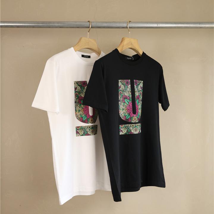 UC色彩字母图形大花卉印花 高端日系 男女情侣款圆领全棉短袖T恤
