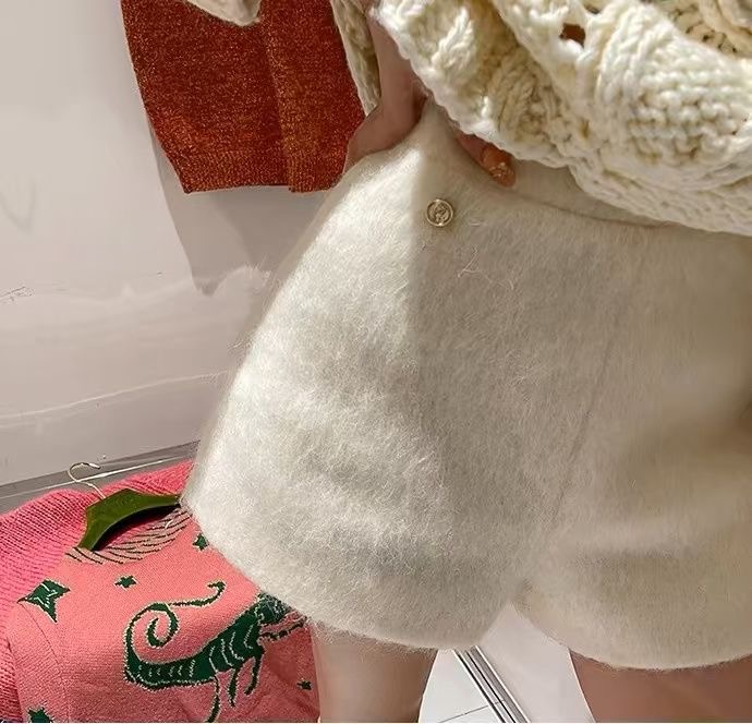 2025新款秋冬加厚软糯毛绒直筒休闲裤短款高腰显瘦包臀热裤