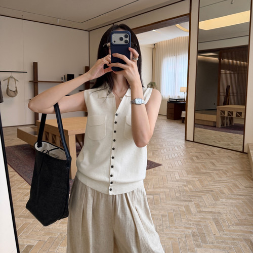 THX夏新款老钱通勤风装饰双口袋翻领轻薄无袖针织背心马甲女上衣