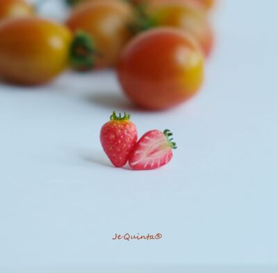 Je·Quinta甜美风草莓造型