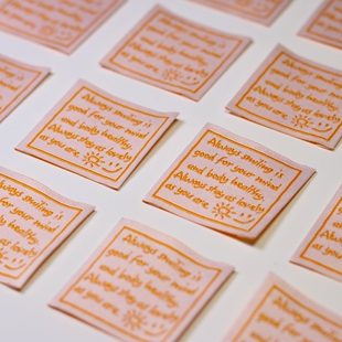 复古字母织唛可爱商标设计织标布标领标服装辅料定制现货源头工厂