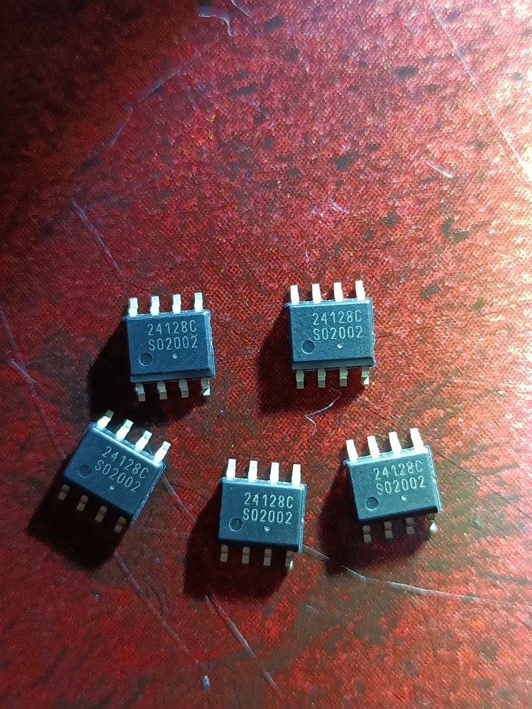 全新原装 CAT24C128WI-GT3 丝印 24128C CSI串行存储器芯片 SOP8