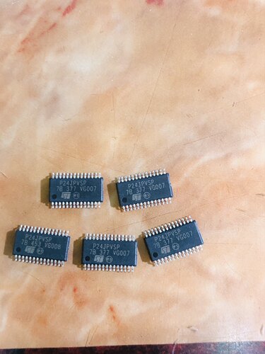 ST33JP24AR28PVSP 印丝 P24JPVSP 封装TSSOP28 集成芯片 全新原装