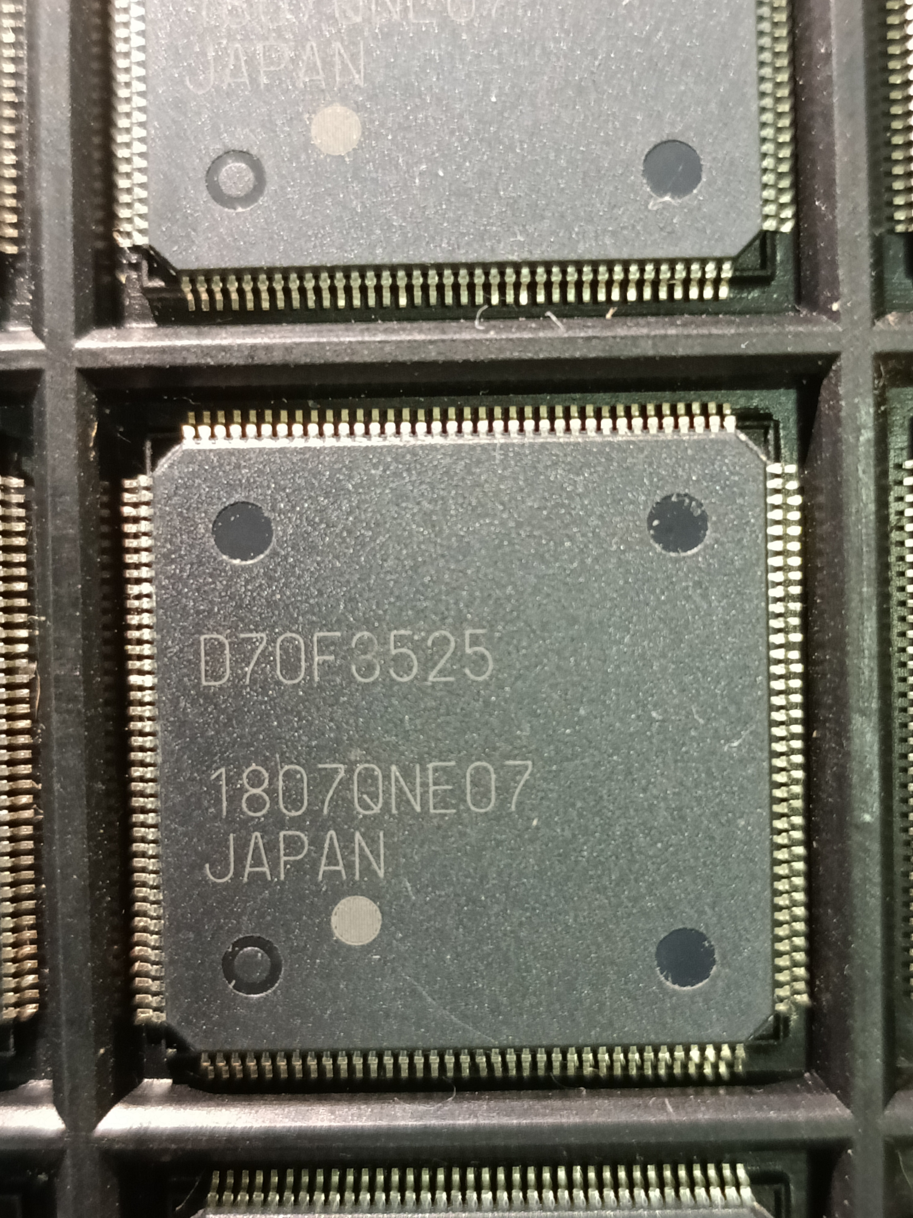 D70F3525 UPD70F3525 汽车仪表电脑板CPU芯片 全新原装