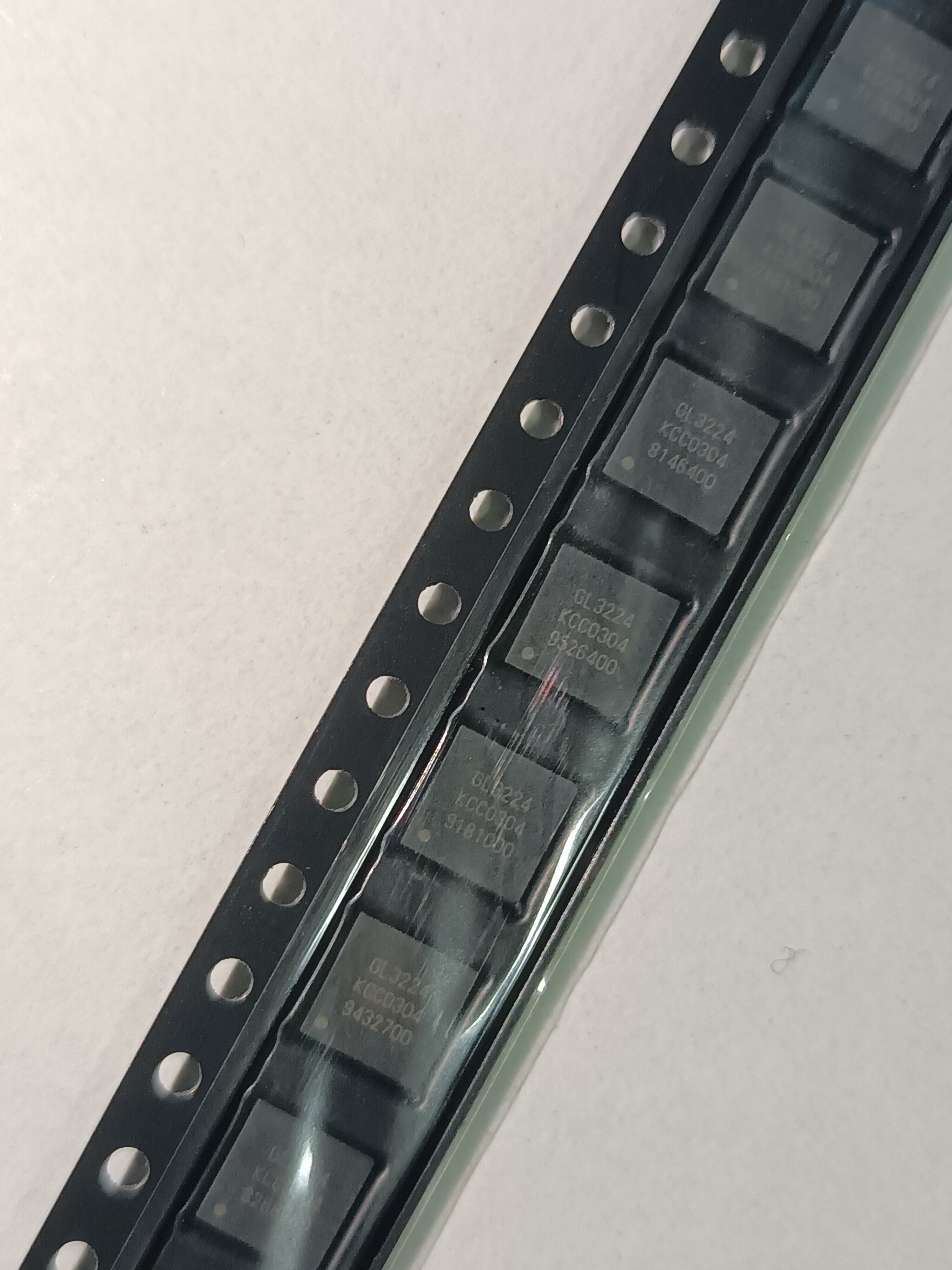 全新原装 GL3224-OIY04 封装QFN-32 丝印GL3224 读卡器芯片 USB