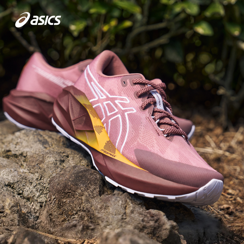 亚瑟士女子轻量回弹跑步鞋