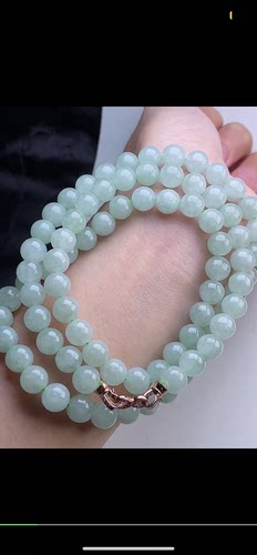 8.7mm,水润   淡绿底色项链天然翡翠A货，uok6929-102