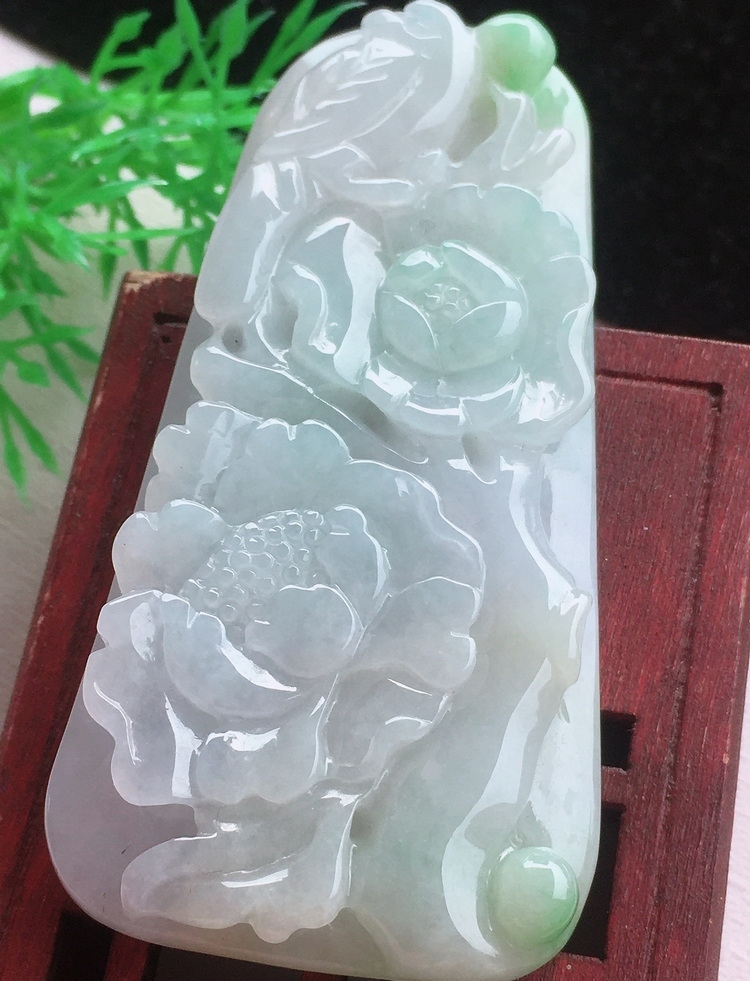 四会翡翠 水润淡紫飘绿巧雕老坑种a货翡翠 鸟语花香挂件带证书