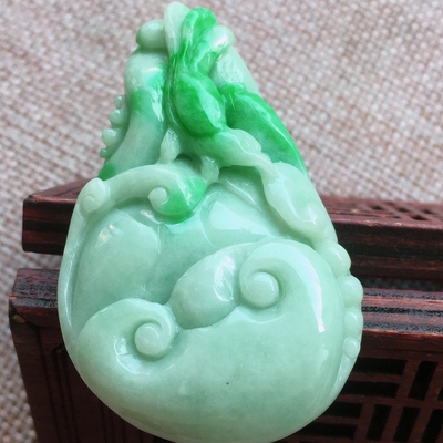四会翡翠 水润老辣阳绿手工巧雕老坑种A货 富贵鸟挂件带证书