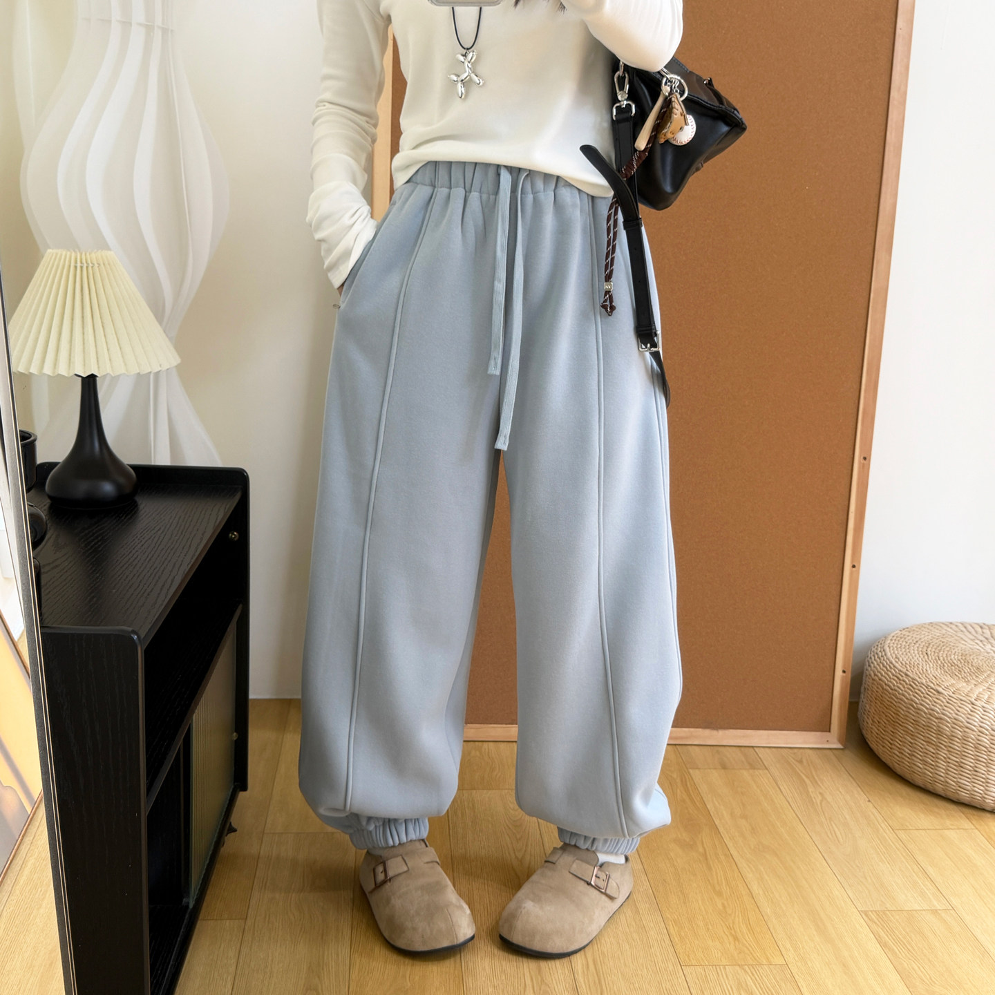 加绒束脚卫裤女冬季多色系百搭松紧腰遮肉显瘦加厚保暖哈伦运动裤