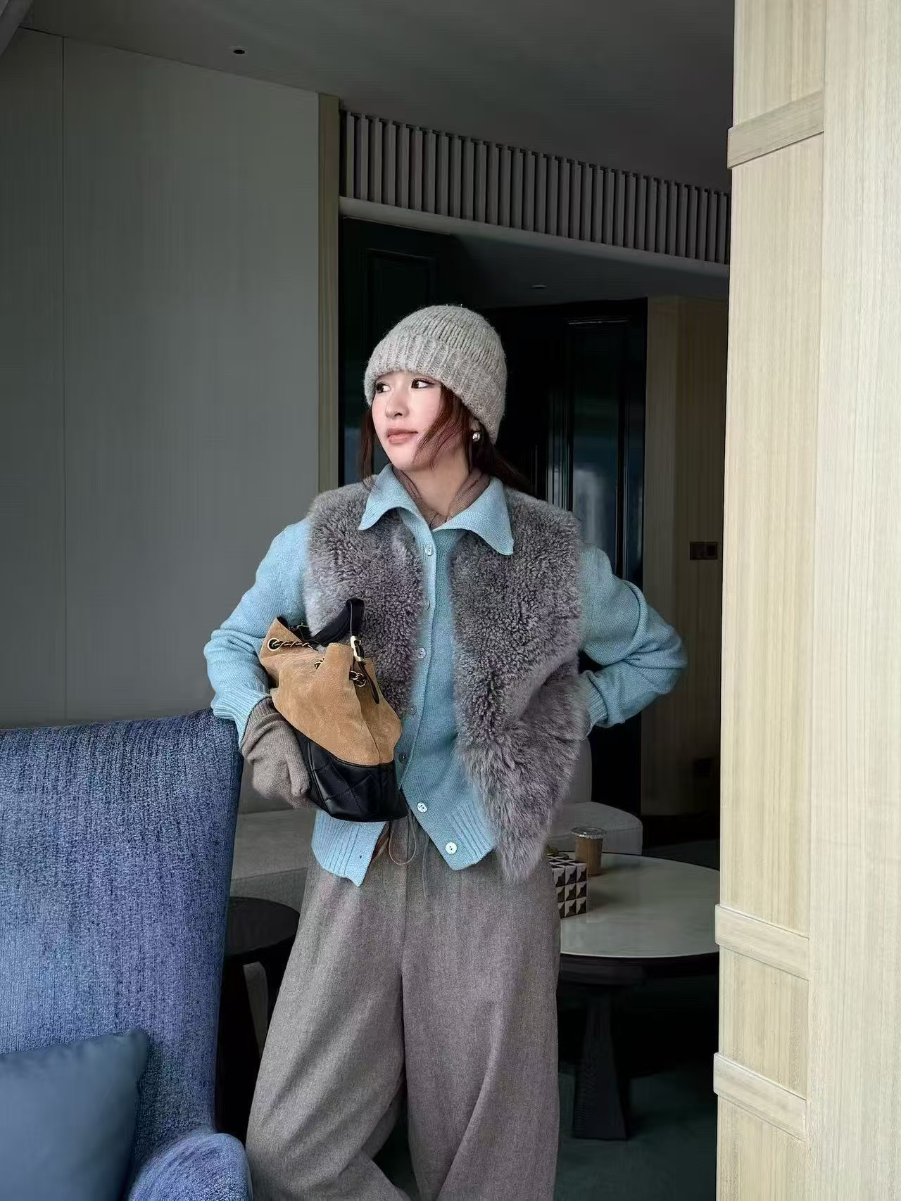 价格私询设计师品牌新款时尚休闲百搭皮草马甲外套皮衣皮裙合集