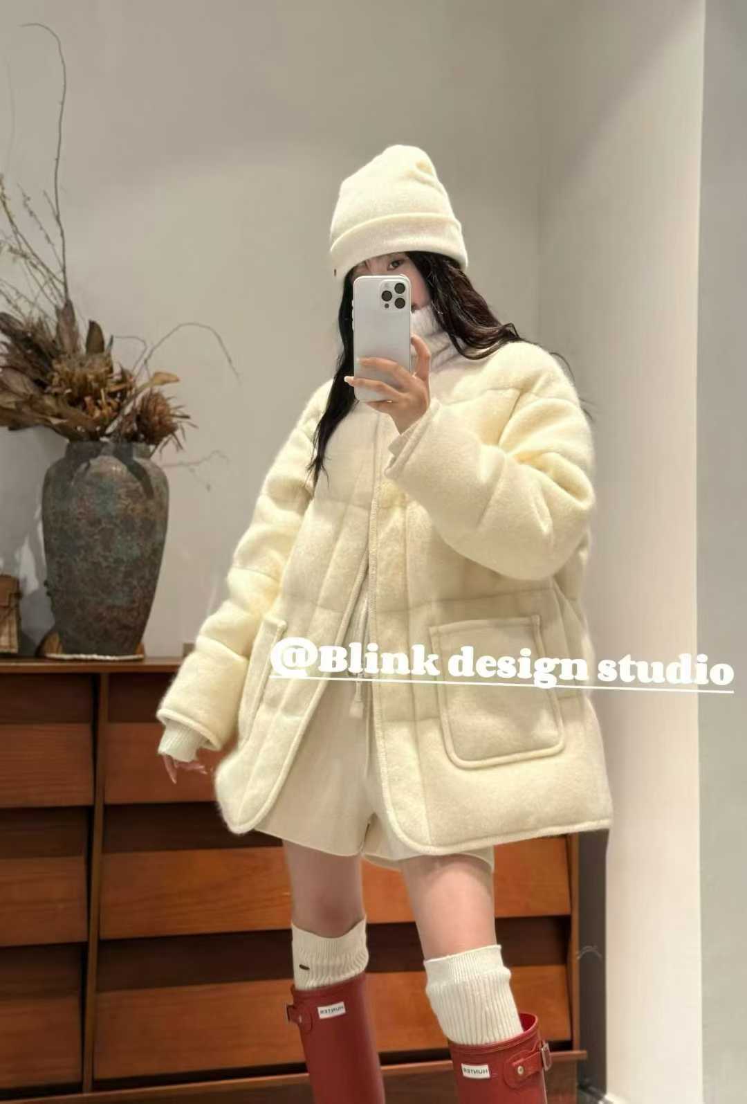 价格私询2025秋冬设计师品牌新款百搭高级感羊绒驼绒鹅绒羽绒服