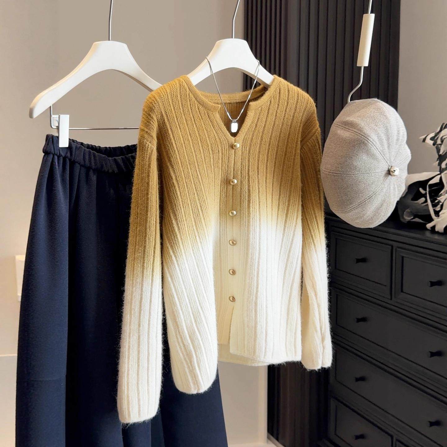 洋气渐变色开叉针织毛衣女