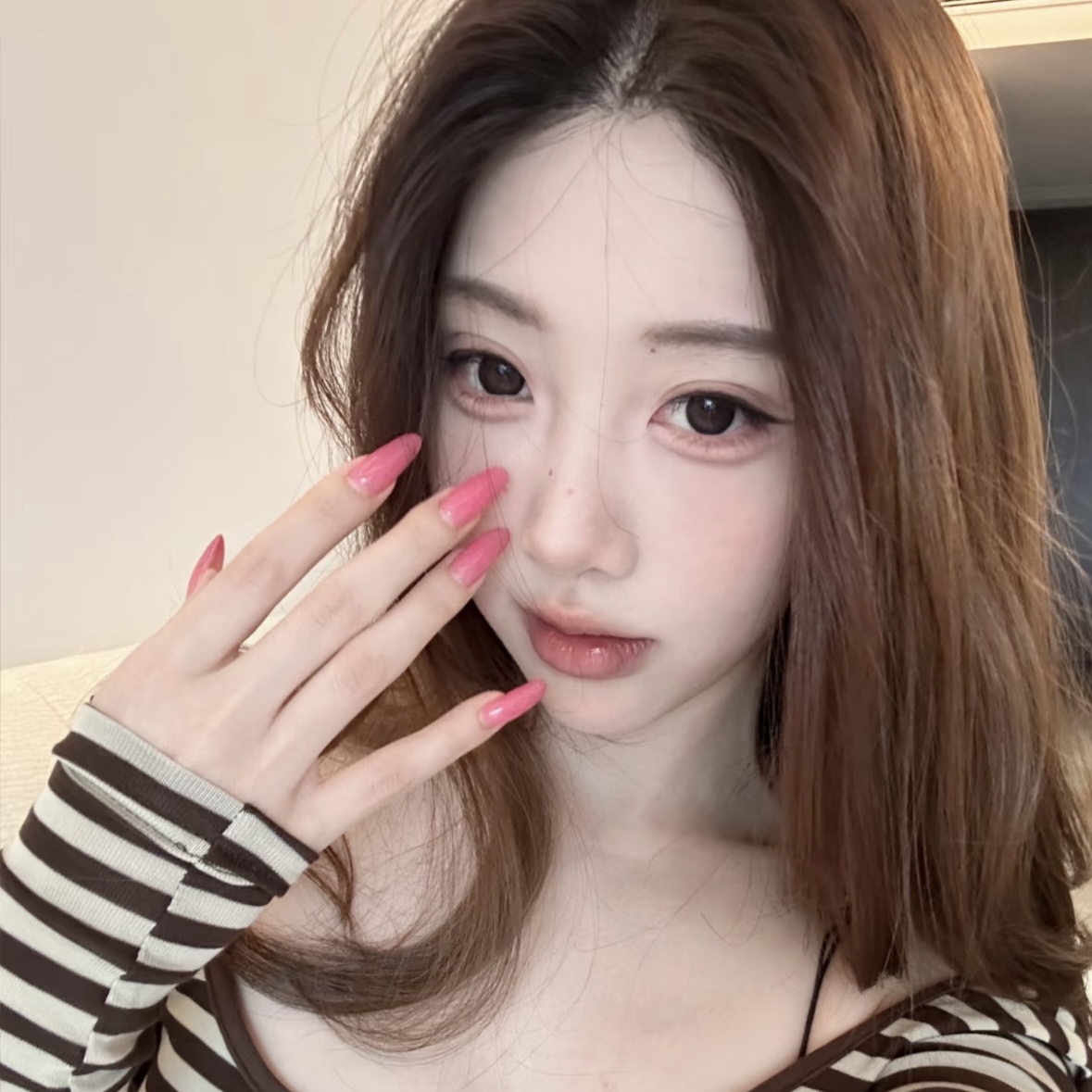 纯手工穿戴甲嫩粉色蔷薇粉豆沙纯色美甲简约显白辣妹假指甲可拆卸