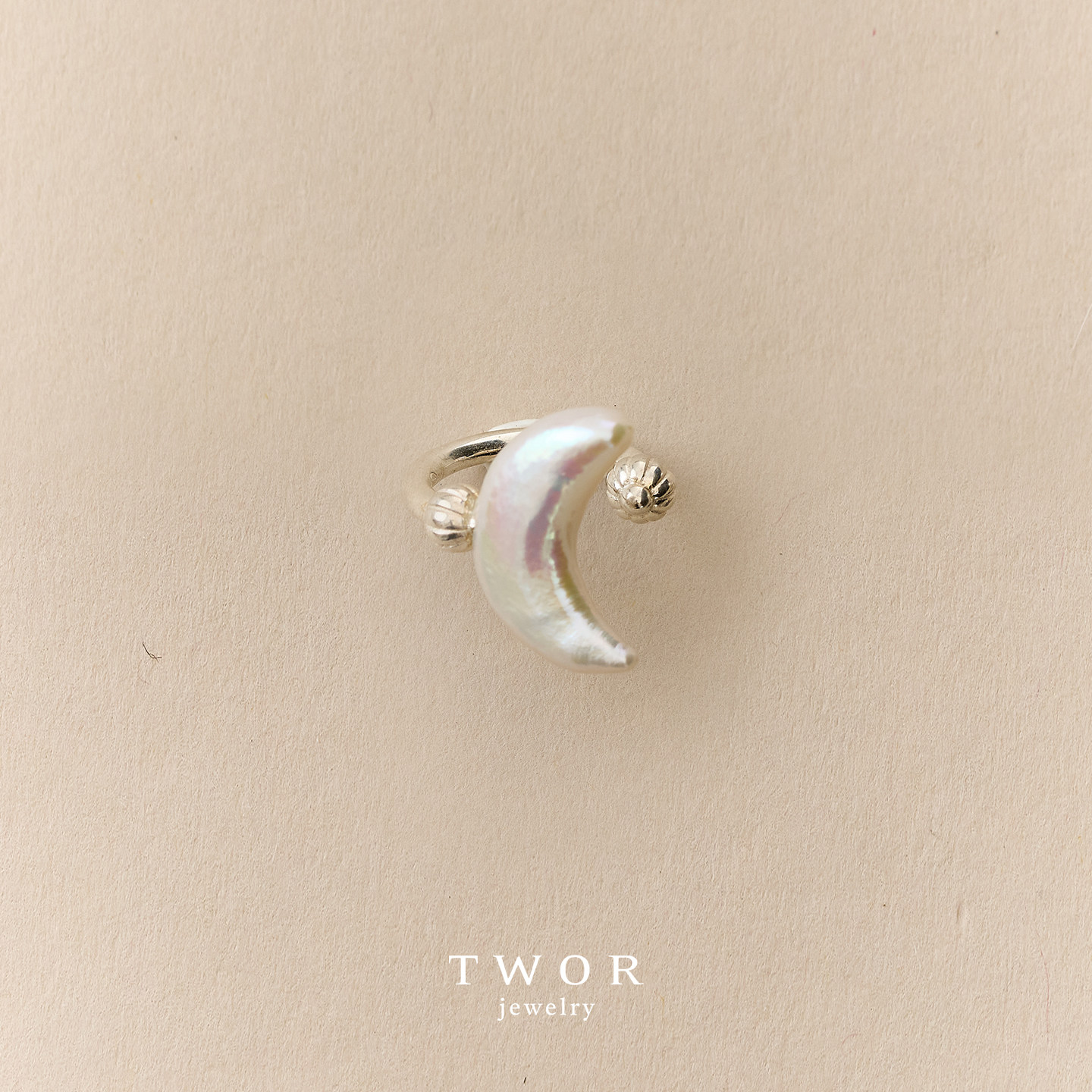 TWOR缇坞/S925银巴洛克淡水珍珠月亮耳夹女小众设计感无耳洞耳饰