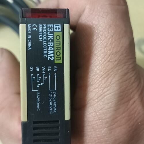 议价光敏开关E3JK-R4M2，全新无装。