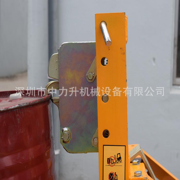 D车G500A单嘴油桶夹 叉车属具油桶夹具器 MWC叉鹰专用夹具