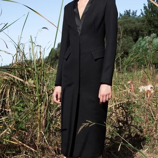 清仓处理黑色连衣裙