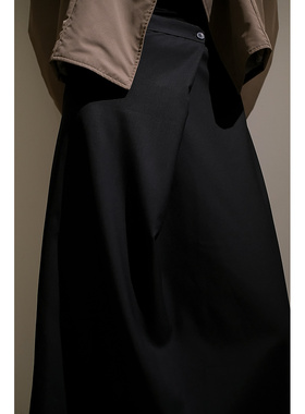 GNAY新款斜打褶裁剪纯羊毛精纺女士经典A字显瘦黑色半裙