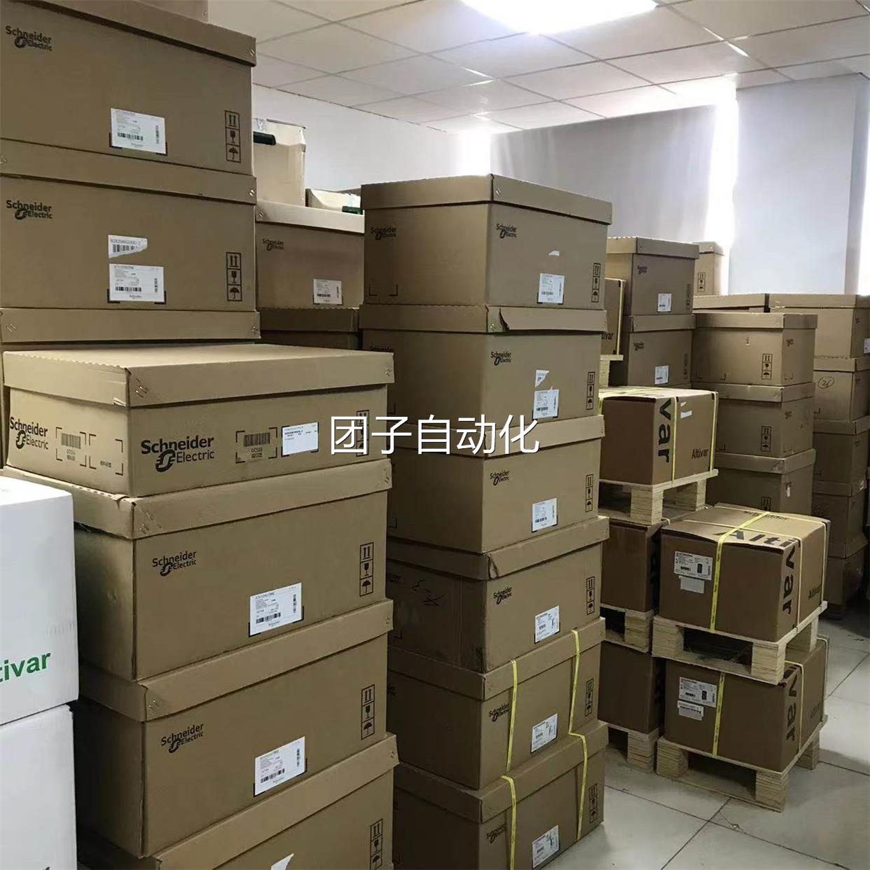 原装施耐德TM200CE32R TM200C32R TM200C32T可编程控制器询价