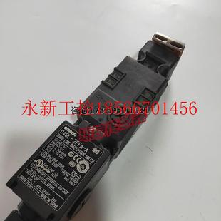 2FFA SJ￥ D4GL 议价N欧姆龙门锁开关