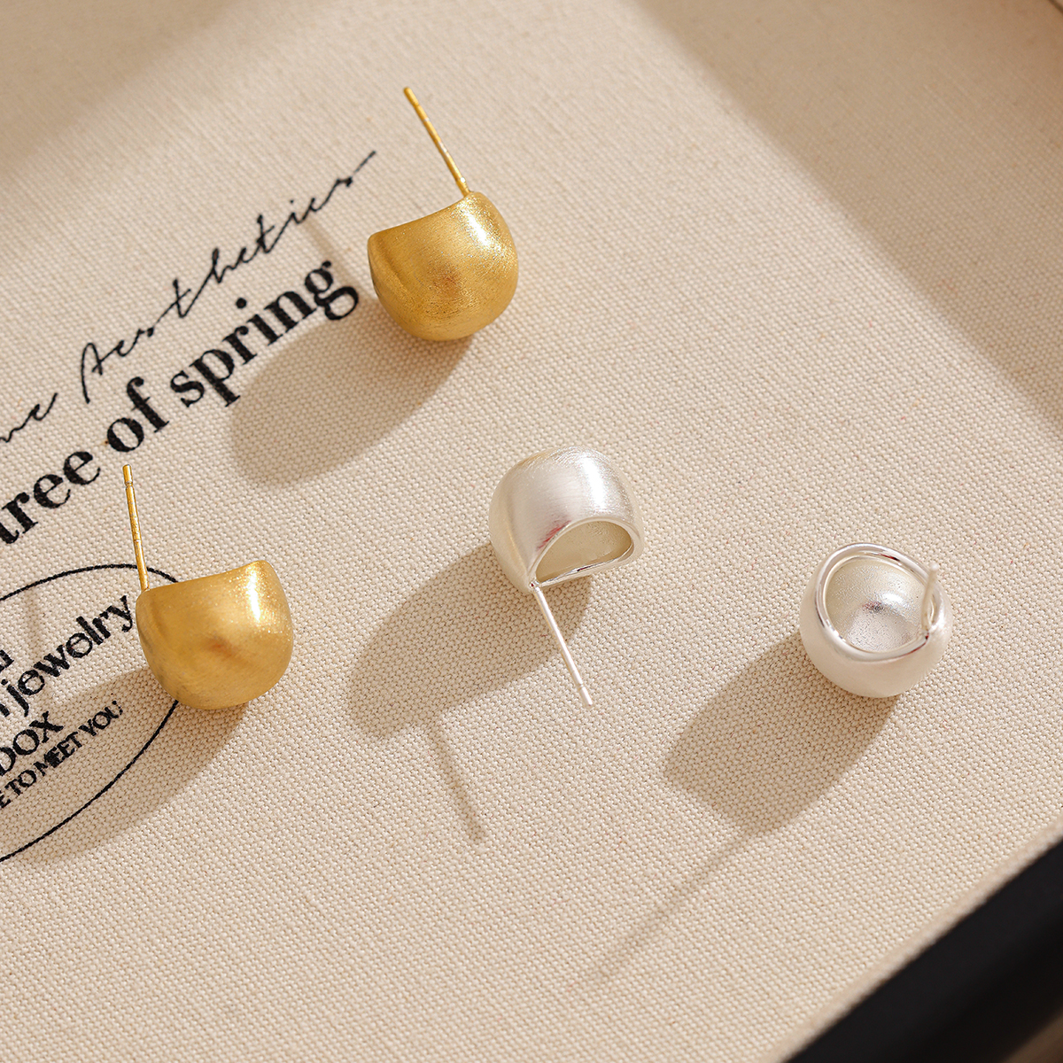 925银针拉丝金属豆豆耳钉高级感