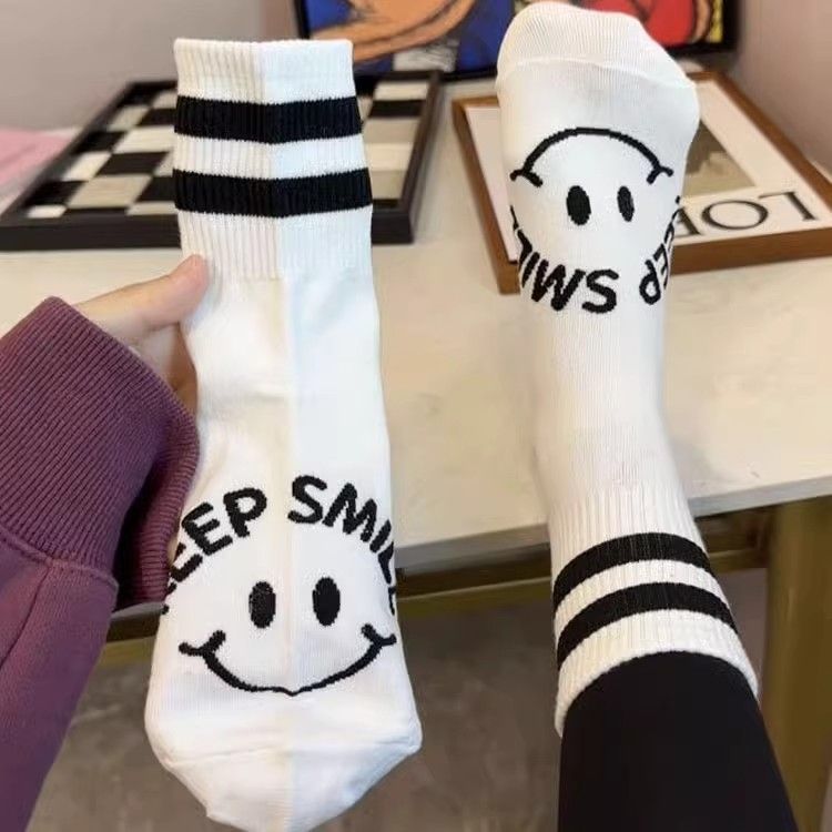 东大门黑白条纹笑脸袜子女中筒全棉双杠百搭纯棉女配鲨鱼裤运动袜
