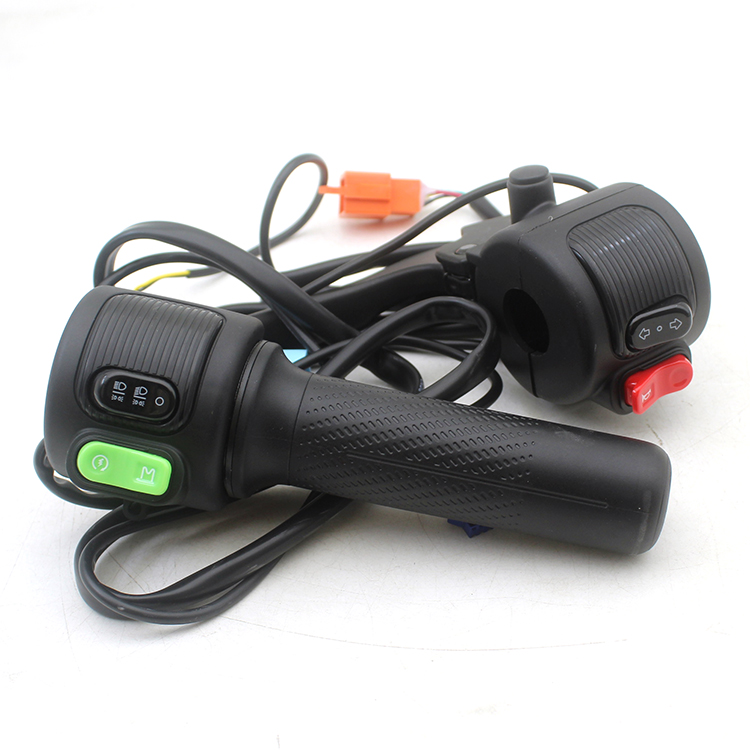 适用于爱玛电动车露娜WB30露娜W303爱朵QB33左右组合开关转把手