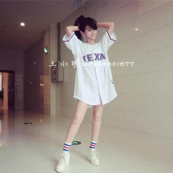 ML*B 야구 유니폼 힙합 스트리트 댄스 하라주쿠 스트리트 스타일 디지털 고급 솜씨 자수 남성과 여성을 위한 반팔 야구 카디건