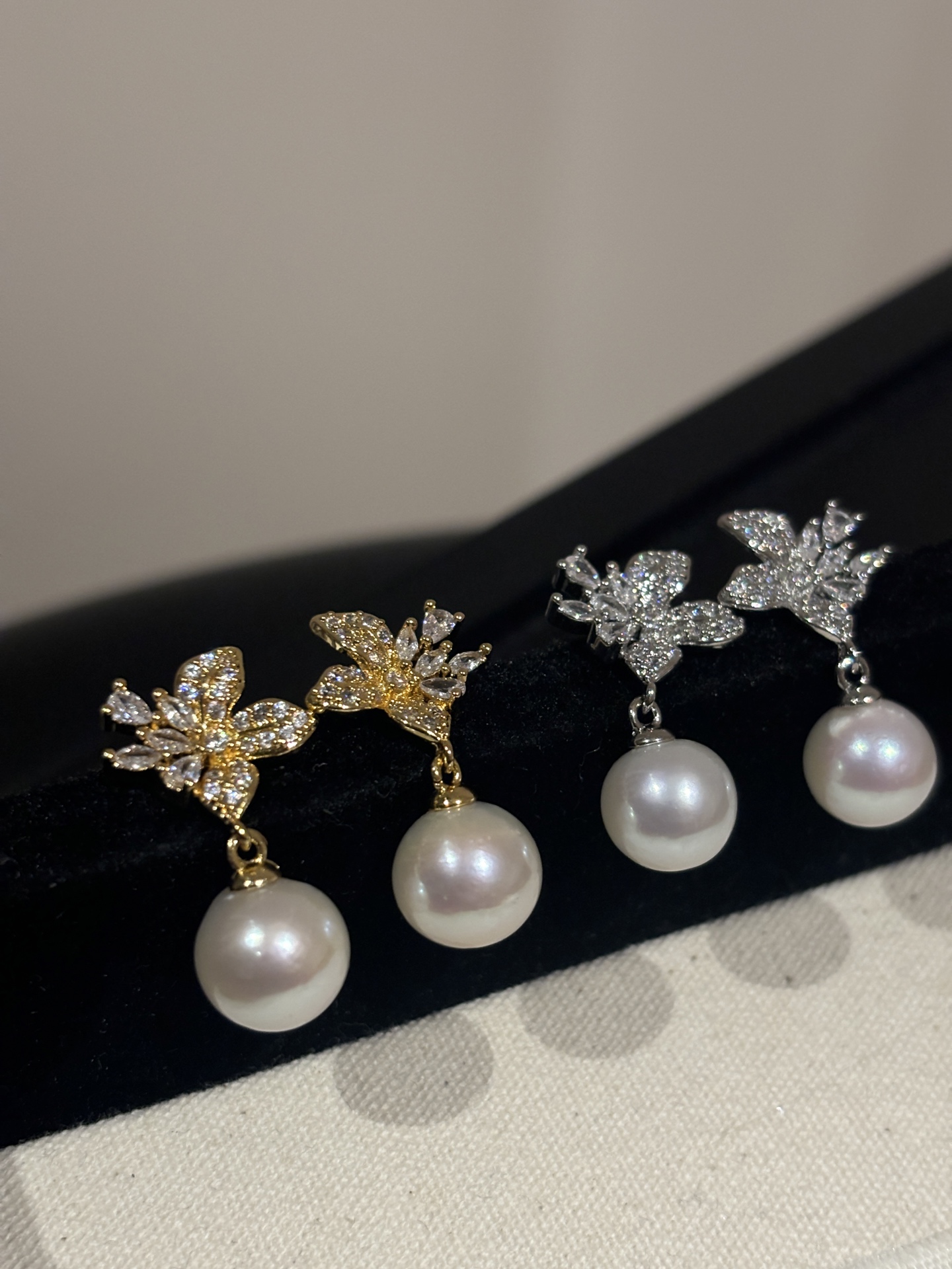 淡水爱迪生珍珠耳钉珠圆玉润亮泽显贵不张扬花瓣细腻日常气质银针