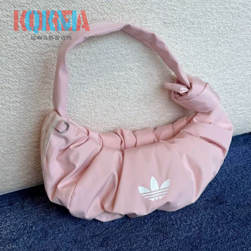 阿迪达斯女子牛角云朵饺子单肩包