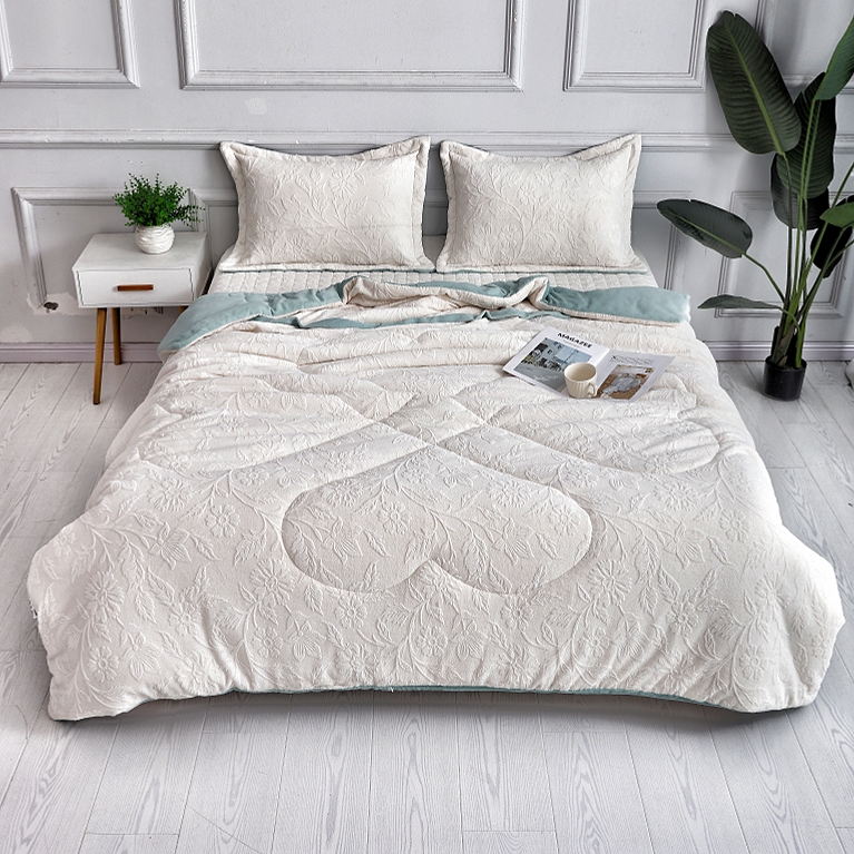 雕花绒立体保暖被子床盖四件套