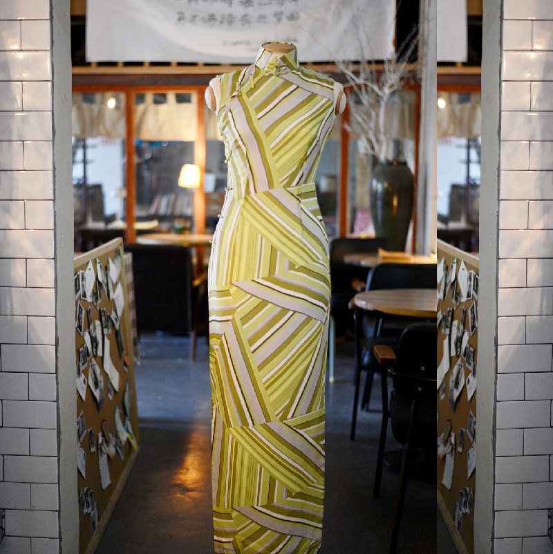 茉茉复刻 完全无袖半开襟定位花 复古日常真丝旗袍 春幡