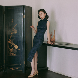 茉茉春夏 完全无袖有省半开襟中款复古优雅港式提花人丝旗袍 夜莺