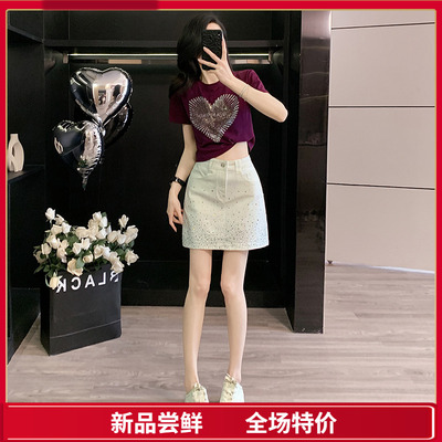 白色半身裙高级感轻奢高端短款短袖t恤女款2025新款爆款穿搭夏装